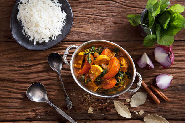 Hähnchen mit Spinat und Garam Masala
